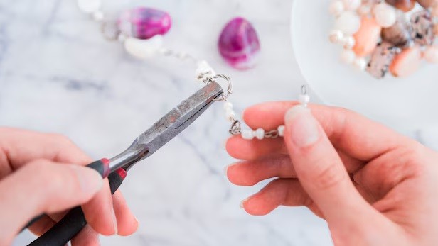 Бижутерные круглогубцы: виды и назначение