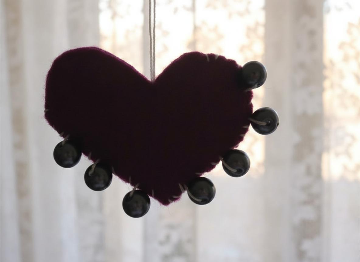 Гирлянда из фетровых сердечек своими руками — фото 8 Гирлянда из фетровых сердечек своими руками — фото 8