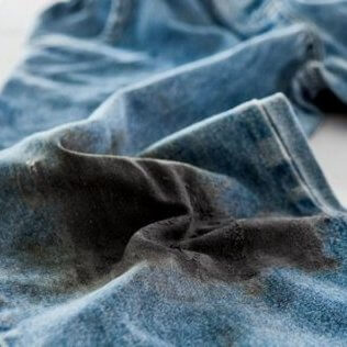 Как отстирать солярку с одежды в домашних условиях