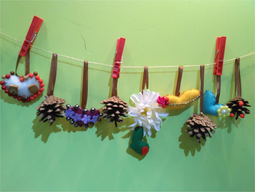 Гирлянда из фетровых сердечек своими руками